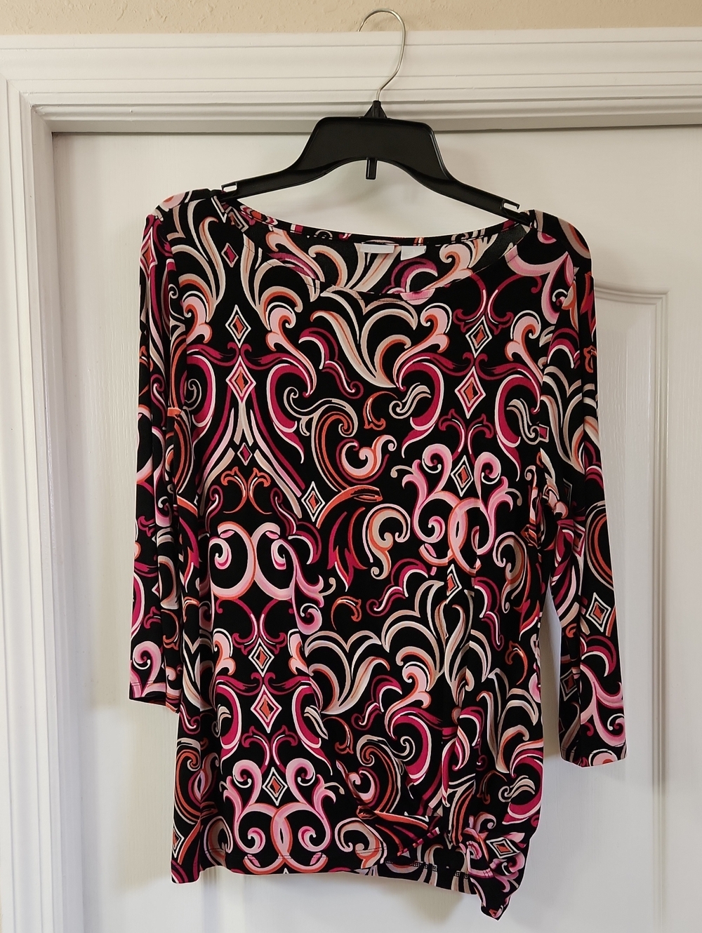 Chico's Black & Pink Swirl Knot-Hem Long Sleeve Top